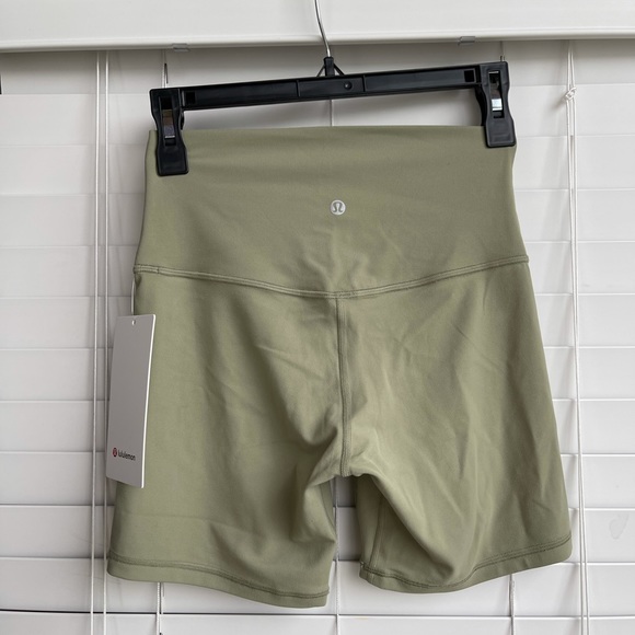 Align HR Short 6” - Picture 3 of 3